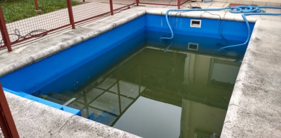 Piscina antes del tratamiento